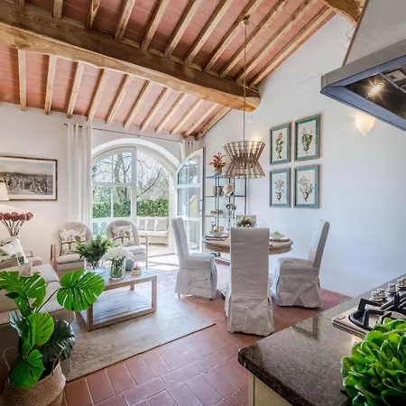 Luxury Country With Pool In Lucca 아파트 *